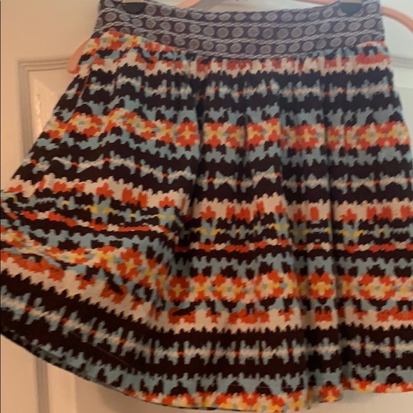 Flouncy, colorful mini skirt - Picture 2 of 4